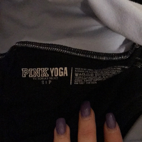 Victoria’s Secret Yoga Legging Bundle - Picture 2 of 3